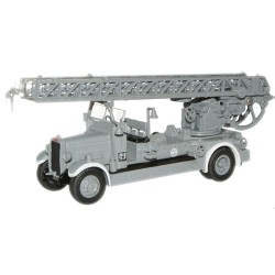 OX76TLM004 - LEYLAND TLM FIRE ENGINE