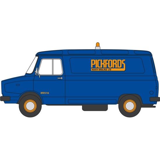 OX76SHP004 - 1/76 SHERPA VAN PICKFORDS