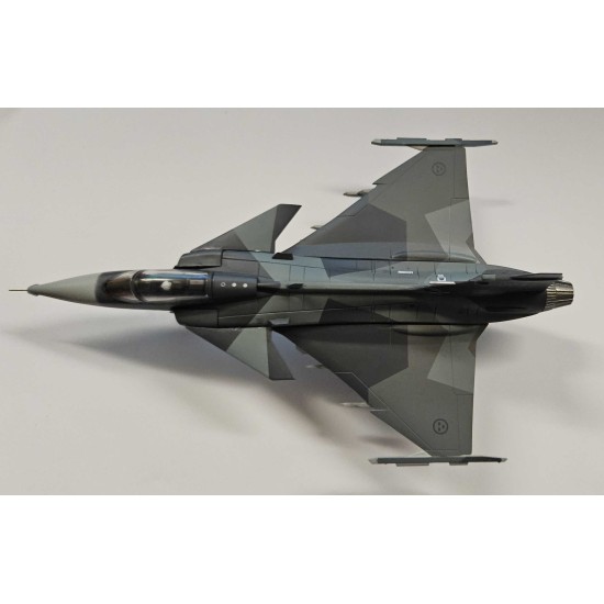 AVIATION72 1/72 SAAB GRIPEN SWEDISH AF 6003 AV7243010 - DAMAGED MODEL