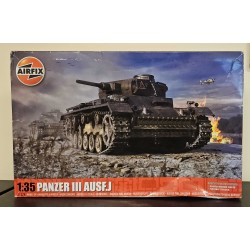 AIRFIX 1/35 PANZER III AUSF J (PLASTIC KIT) A1378 - BOX DAMAGE