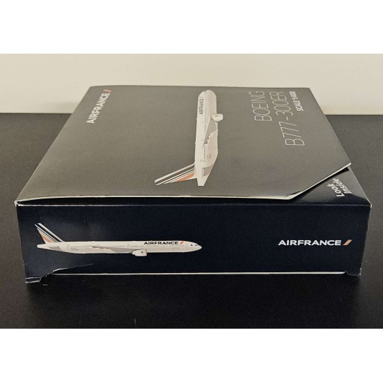 GEMINI JETS 1/400 AIR FRANCE B777-300ER F-GZNH (NEW LIVERY) GJAFR2248 - TORN BOX