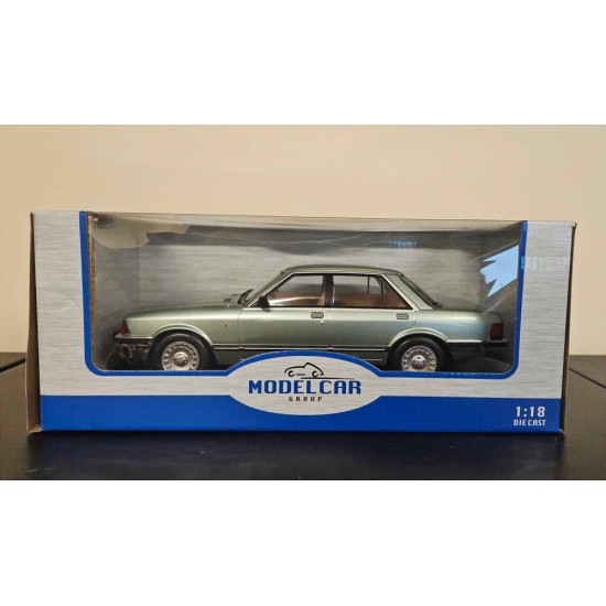 MODEL CAR GROUP 1/18 FORD GRANADA MK II 2.8 GHIA GREEN 1982 LHD MCG18535 - SPLIT