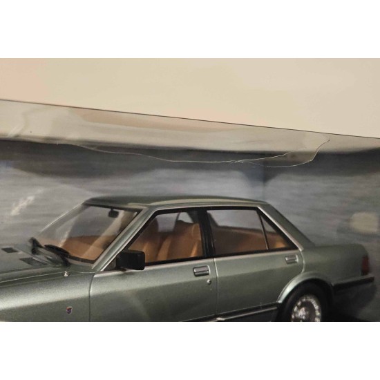 MODEL CAR GROUP 1/18 FORD GRANADA MK II 2.8 GHIA GREEN 1982 LHD MCG18535 - SPLIT