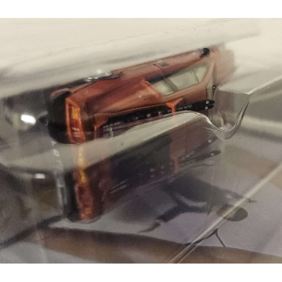 MINI GT 1/64 LOTUS ESPRIT TURBO JAMES BOND FOR YOUR EYE ONLY (RHD) - DAMAGED