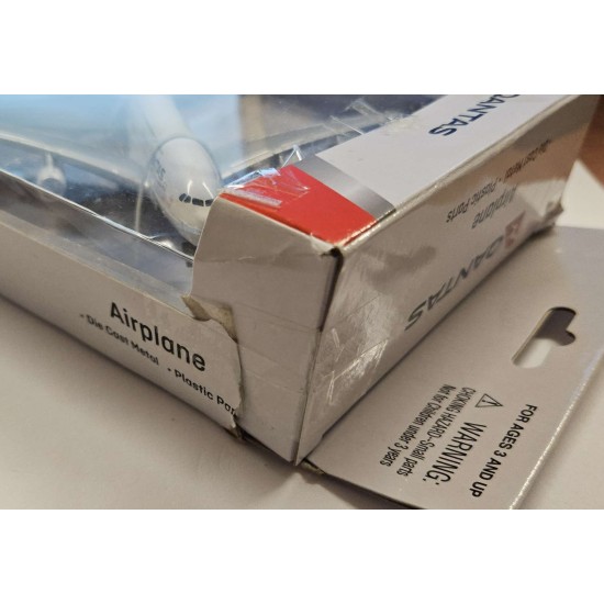 DARON A380 QANTAS DIECAST AIRLINER RT8538-1 - BOX DAMAGE