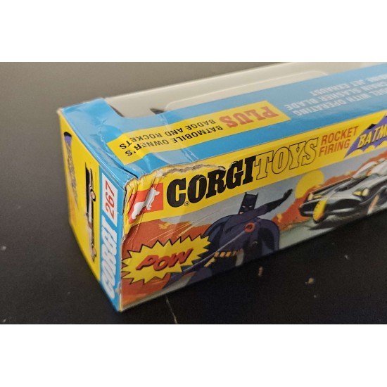 CORGI 1/46 BATMOBILE WITH BATMAN AND ROBIN RT26701 - BOX DAMAGE