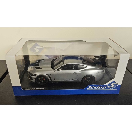 SOLIDO 1/18 SHELBY MUSTANG SUPER SNAKE GREY 2025 S1813803 - DECAL DEFECT
