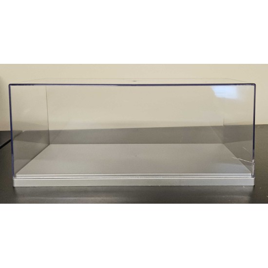 1/24 DISPLAY CASE SILVER BASE 28Lx13Wx11H CM APPROX T9-2499075 - CRACKED CASE
