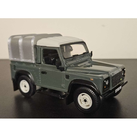 BRITAINS 1/32 LAND ROVER DEFENDER 110 AND CANOPY GREEN 42732 BOX DAMAGED