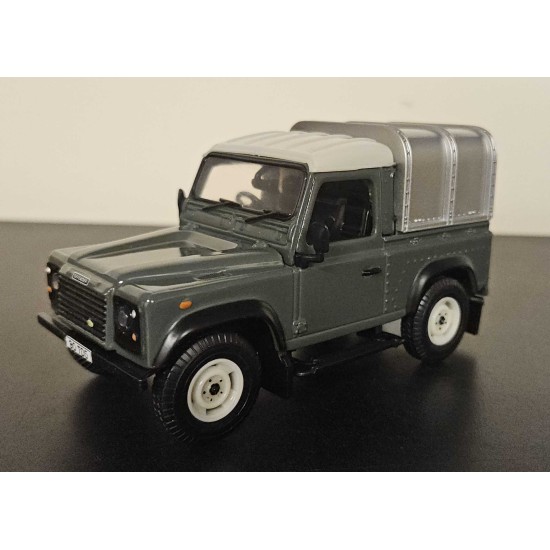 BRITAINS 1/32 LAND ROVER DEFENDER 110 AND CANOPY GREEN 42732 BOX DAMAGED