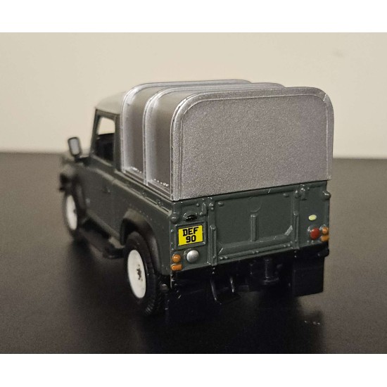 BRITAINS 1/32 LAND ROVER DEFENDER 110 AND CANOPY GREEN 42732 BOX DAMAGED