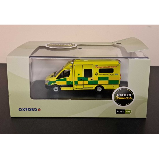 OXFORD 1/76 MERCEDES AMBULANCE LONDON 76MA002 - TORN SLEEVE