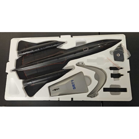 1/72 LOCKHEED MARTIN SR-71 61-17980 DARTBOARD AF1-0088E - NO LANDING GEAR 1/72 LOCKHEED MARTIN SR-71 61-17980 DARTBOARD AF1-0088E - NO LANDING GEAR