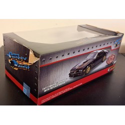 JADA 1/24 PONTIAC FIREBIRD SMOKEY AND THE BANDIT + BELT BUCKLE 30998 BOX DAMAGE