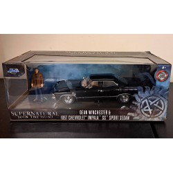 JADA 1/24 1967 CHEVY IMPALA WITH DEAN FIGURE SUPERNATURAL 32250 DENTED BOX