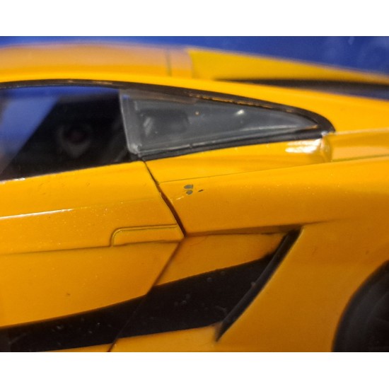 JADA 1/24 LAMBORGHINI GALLARDO SUPERLEGGERA YELLOW 32609 - PAINT CHIP JADA 1/24 LAMBORGHINI GALLARDO SUPERLEGGERA YELLOW 32609 - PAINT CHIP