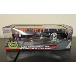 JADA 1/24 1966 BATMAN BATMOBILE WITH FIGURES DC COMICS 33737 - BOX SPLIT