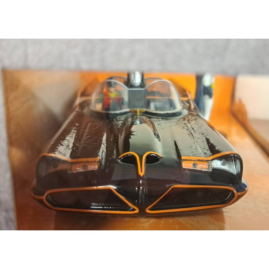 JADA 1/24 BATMAN 1966 CLASSIC TV SERIES BATMOBILE WITH FIGURE 98259 PAINT DEFECT