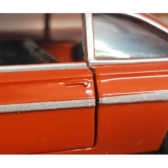 JADA 1/32 DOM'S CHEVY IMPALA FAST AND FURIOUS 98304 - PAINT DAMAGE