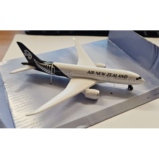 DARON AIR NEW ZEALAND DIECAST PLANE RT9267 - NO BOX DARON AIR NEW ZEALAND DIECAST PLANE RT9267 - NO BOX