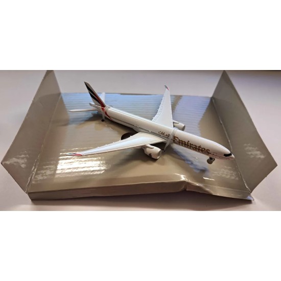 EMIRATES B777X DIECAST TOY MODEL RT9905 - BOX DAMAGE