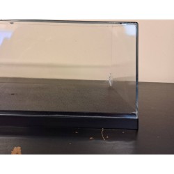TRIPLE 9 1/18 ACRYLIC DISPLAY CASE T9-18000 - CRACKED AND CHIPPED TRIPLE 9 1/18 ACRYLIC DISPLAY CASE T9-18000 - CRACKED AND CHIPPED