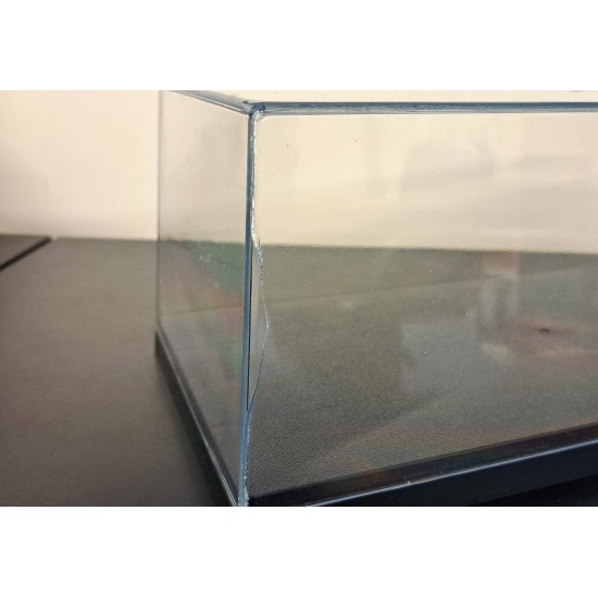 TRIPLE 9 1/18 ACRYLIC DISPLAY CASE T9-18000 - CRACKED AND CHIPPED TRIPLE 9 1/18 ACRYLIC DISPLAY CASE T9-18000 - CRACKED AND CHIPPED
