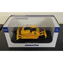 UNIVERSAL HOBBIES 1/50 KOMATSU D155AX-7 CRAWLER DOZER UH8010 - BOX DAMAGE