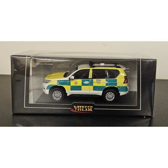 1/43 TOYOTA LAND CRUISER PRADO 2018 UK ISLE OF WHITE AMBULANCE 29428 - SCUFFED 1/43 TOYOTA LAND CRUISER PRADO 2018 UK ISLE OF WHITE AMBULANCE 29428 - SCUFFED