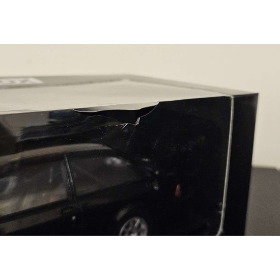WHITEBOX 1/24 FORD SIERRA RS COSWORTH BLACK 1987 WB124212 - BOX SPLIT