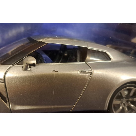 JADA 1/24 2009 NISSAN SKYLINE GT-R (R35) FAST AND FURIOUS 97212 - PAINT DAMAGE JADA 1/24 2009 NISSAN SKYLINE GT-R (R35) FAST AND FURIOUS 97212 - PAINT DAMAGE
