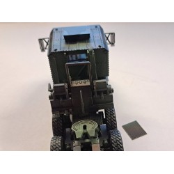 1/72 M1070 HEAVY EQUIPMENT TRANSPORTER CAMOUFLAGE COLOUR 12206PA - DAMAGED 1/72 M1070 HEAVY EQUIPMENT TRANSPORTER CAMOUFLAGE COLOUR 12206PA - DAMAGED