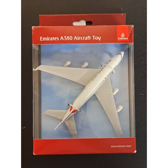 DARON EMIRATES A380 DIECAST TOY MODEL RT9904 - BOX TORN DARON EMIRATES A380 DIECAST TOY MODEL RT9904 - BOX TORN