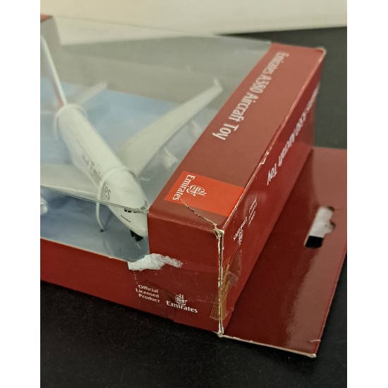 DARON EMIRATES A380 DIECAST TOY MODEL RT9904 - BOX TORN DARON EMIRATES A380 DIECAST TOY MODEL RT9904 - BOX TORN