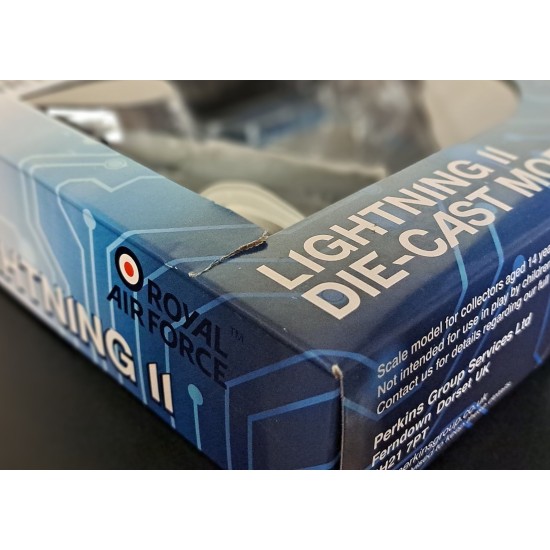 RAF 1/72 F-35B LIGHTNING II 40620 - TORN BOX