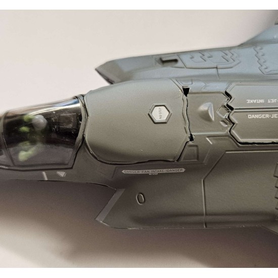 RAF 1/72 F-35B LIGHTNING II 40620 - MODEL DAMAGED