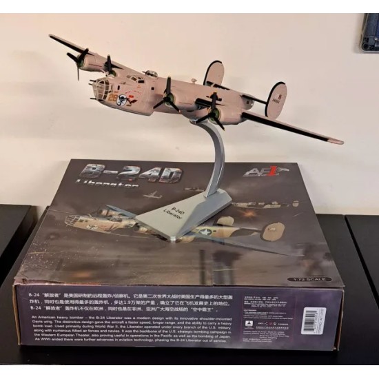 1/72 B-24 LIBERATOR BOMBER USAAF WONGO WONGO 512TH BOMB SQN AF1-0157 - DAMAGED