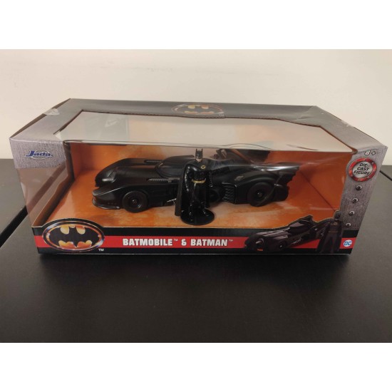 JAD98260 - 1/24 BATMAN 1989 BATMOBILE WITH BATMAN FIGURE BOX DAMAGE