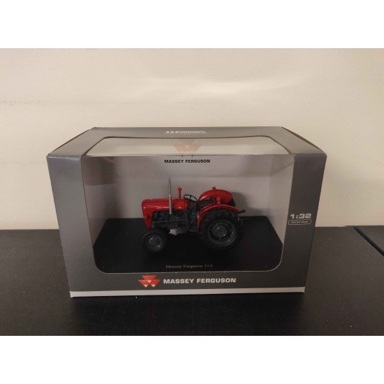 UNIVERSAL HOBBIES 1/32 MASSEY FERGUSON 35X (1962) TRACTOR UH2701 BOX DENTED