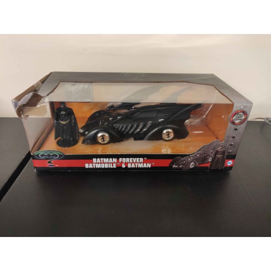 1/24 BATMAN FOREVER BATMOBILE 1995 WITH FIGURE 98036 DAMAGED BOX 1/24 BATMAN FOREVER BATMOBILE 1995 WITH FIGURE 98036 DAMAGED BOX