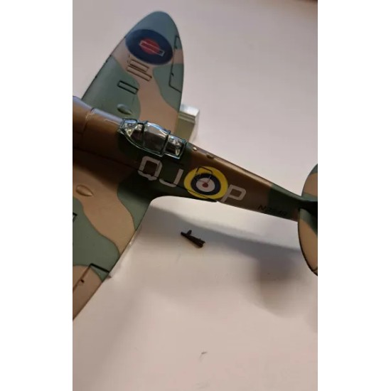 OXFORD 1/72 SUPERMARINE SPITFIRE MKI AC001 - DAMAGED