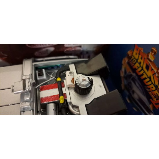 WELLY 1/24 BACK TO THE FUTURE II DELOREAN 22441 - BROKEN MR FUSION