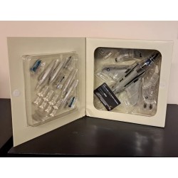 1/72 F-4J 155532 CAG BIRD VF-33 USS DWIGHT EISENHOWER AC1011 - BOX DAMAGE 1/72 F-4J 155532 CAG BIRD VF-33 USS DWIGHT EISENHOWER AC1011 - BOX DAMAGE