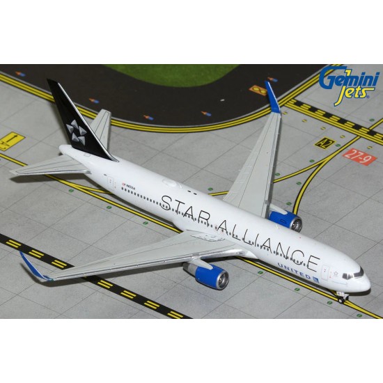 1/400 UNITED AIRLINES B767-300ER N653UA STAR ALLIANCE LIVERY GJUAL2313
