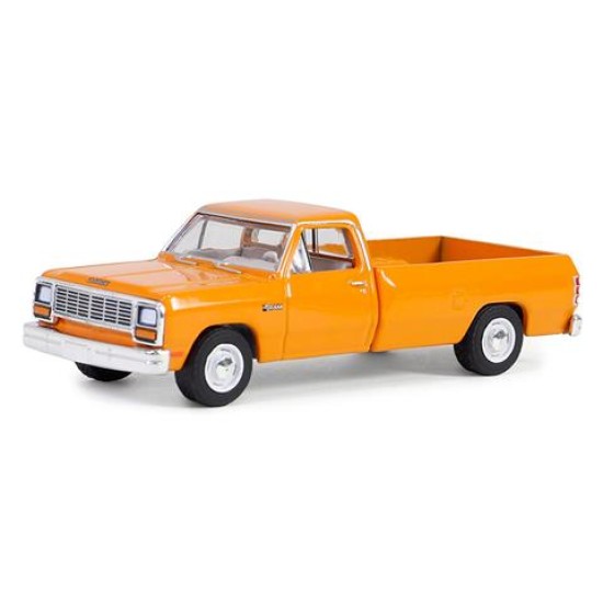 1/64 BLUE COLLAR COLLECTION SERIES 13 1982 DODGE RAM D-250 - DOT ORANGE 35280-C