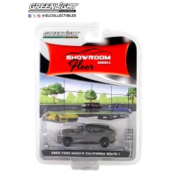 1/64 SHOWROOM FLOOR 2023 FORD MUSTANG MACH-E CALIFORNIA ROUTE 1 68040-D 1/64 SHOWROOM FLOOR 2023 FORD MUSTANG MACH-E CALIFORNIA ROUTE 1 68040-D