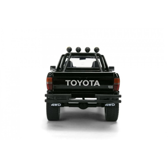 1/24 BACK TO THE FUTURE TOYOTA SR5 PICK UP 1985 W/ MARTY'S SKATEBOARD 36479 1/24 BACK TO THE FUTURE TOYOTA SR5 PICK UP 1985 W/ MARTY'S SKATEBOARD 36479