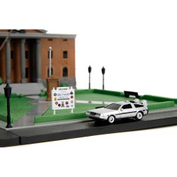 HOLLYWOOD RIDES NANO DIORAMA - BACK TO THE FUTURE HILL COUNTRY COURTHOUSE 34804