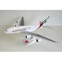 PPC 1/200 EMIRATES A380 NEW LIVERY (PLASTIC SNAP-FIT MODEL) 471171