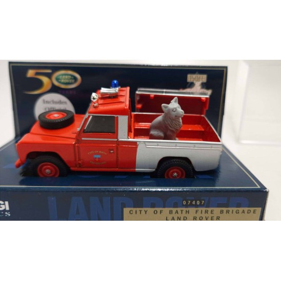 CORGI 1/43 CITY OF BATH FIRE BRIGADE LAND ROVER 50 YEARS WITH CORGI FIGURE 07407